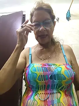 Snapshot of MaryeLunna chatting on 10-10-25, 12:09 MaryeLunna online show from 10-10-25, 12:09