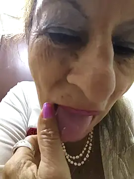 Snapshot of MaryeLunna chatting on 10-28-25, 11:58 MaryeLunna online show from 10-28-25, 11:58