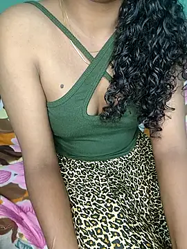 Snapshot of Tamilpallavi chatting on 10-08-25, 02:47 Tamilpallavi online show from 10-08-25, 02:47