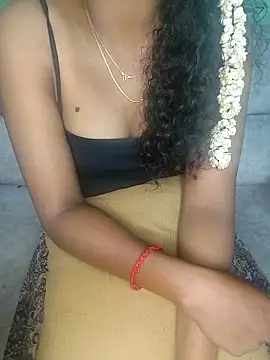 Snapshot of Tamilpallavi chatting on 10-27-25, 09:41 Tamilpallavi online show from 10-27-25, 09:41