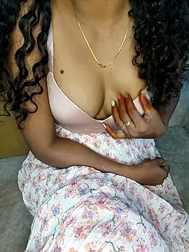 Snapshot of Tamilpallavi chatting on 11-15-25, 02:20 Tamilpallavi online show from 11-15-25, 02:20