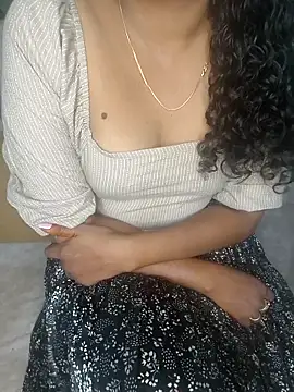 Snapshot of Tamilpallavi chatting on 11-20-25, 02:28 Tamilpallavi online show from 11-20-25, 02:28