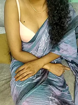 Snapshot of Tamilpallavi chatting on 01-05-26, 05:38 Tamilpallavi online show from 01-05-26, 05:38