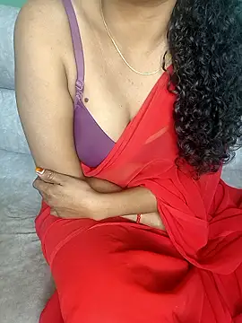 Snapshot of Tamilpallavi chatting on 01-07-26, 03:47 Tamilpallavi online show from 01-07-26, 03:47