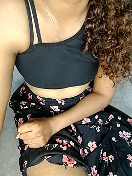 Snapshot of Tamilpallavi chatting on 02-19-26, 05:53 Tamilpallavi online show from 02-19-26, 05:53