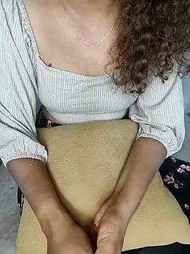 Snapshot of Tamilpallavi chatting on 03-04-26, 02:01 Tamilpallavi online show from 03-04-26, 02:01