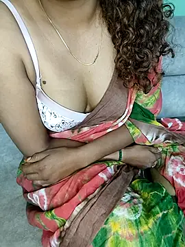 Snapshot of Tamilpallavi chatting on 03-12-26, 02:07 Tamilpallavi online show from 03-12-26, 02:07