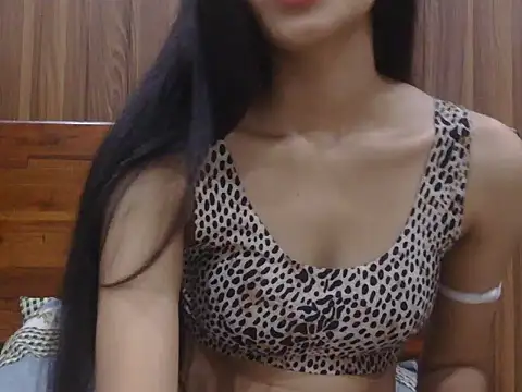 Snapshot of Tanvi_Angel chatting on 06-18-26, 04:33 Tanvi Angel online show from 06-18-26, 04:33