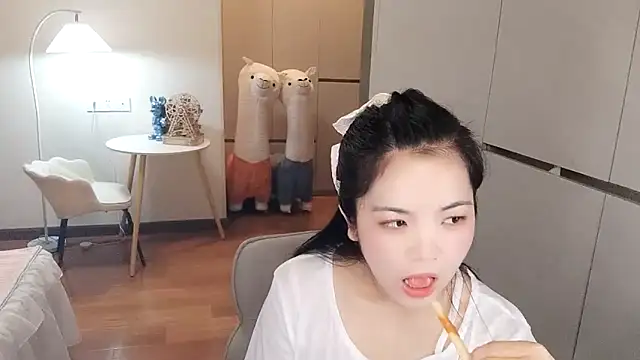Snapshot of XiaoAnQi chatting on 09-20-25, 12:06 XiaoAnQi online show from 09-20-25, 12:06