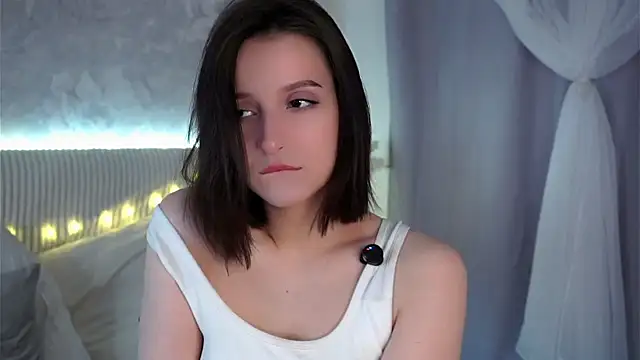 FalineBeacher online show from 04-18-26, 01:09