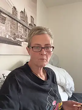 Curvy-Jinx online show from 11-20-25, 01:11