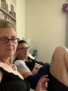 Curvy-Jinx online show from 11-22-25, 02:16