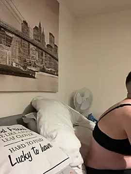 Snapshot of Curvy-Jinx chatting on 01-10-26, 09:30 Curvy-Jinx online show from 01-10-26, 09:30