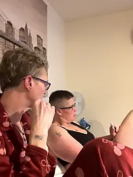 Snapshot of Curvy-Jinx chatting on 01-11-26, 08:25 Curvy-Jinx online show from 01-11-26, 08:25