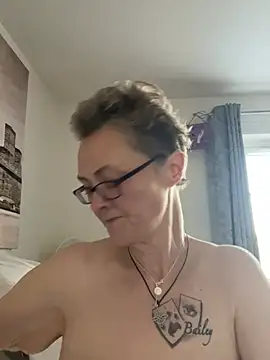 Snapshot of Curvy-Jinx chatting on 01-14-26, 08:42 Curvy-Jinx online show from 01-14-26, 08:42