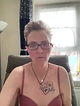 Snapshot of Curvy-Jinx chatting on 02-06-26, 08:29 Curvy-Jinx online show from 02-06-26, 08:29