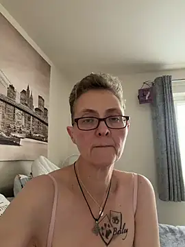 Snapshot of Curvy-Jinx chatting on 02-19-26, 08:21 Curvy-Jinx online show from 02-19-26, 08:21