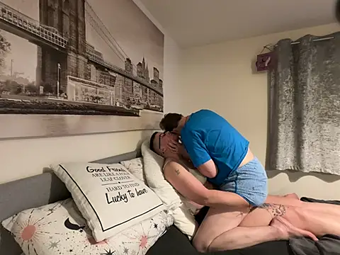 Snapshot of Curvy-Jinx chatting on 02-23-26, 08:28 Curvy-Jinx online show from 02-23-26, 08:28