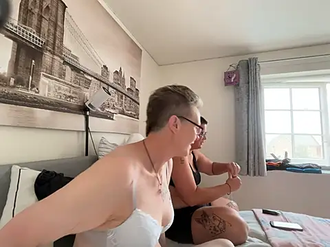 Curvy-Jinx online show from 07-14-26, 12:00