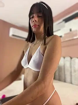 mia kisses2 online show from 10-22-25, 03:40