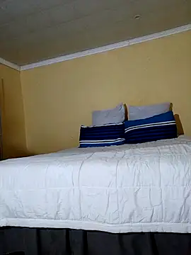 Snapshot of BellsStyles chatting on 10-30-25, 03:35 BellsStyles online show from 10-30-25, 03:35