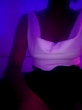 Snapshot of sakshi5533 chatting on 09-12-25, 08:14 sakshi5533 online show from 09-12-25, 08:14