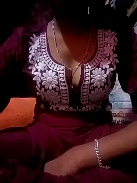 Snapshot of sakshi5533 chatting on 09-18-25, 07:38 sakshi5533 online show from 09-18-25, 07:38