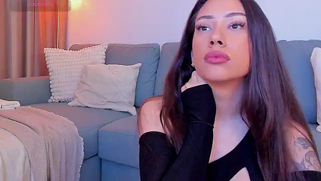 Snapshot of AlessandraCrystal chatting on 11-29-25, 04:10 AlessandraCrystal online show from 11-29-25, 04:10
