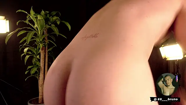 brunoorangel1 online show from 07-30-26, 12:09