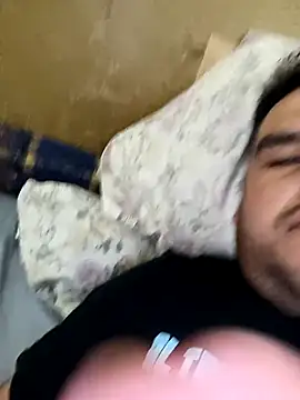 Snapshot of alber907 chatting on 10-11-25, 02:37 alber907 online show from 10-11-25, 02:37