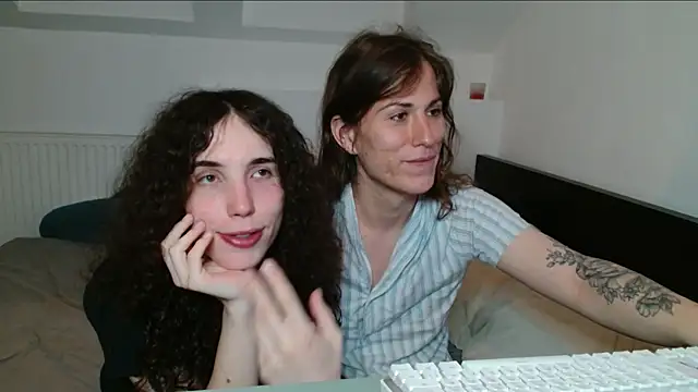 Snapshot of tsbubbles760 chatting on 09-21-25, 10:11 tsbubbles760 online show from 09-21-25, 10:11