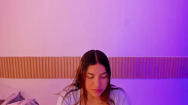 Snapshot of OliviaSweett chatting on 11-19-25, 07:14 OliviaSweett online show from 11-19-25, 07:14