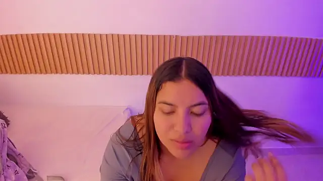 Snapshot of OliviaSweett chatting on 11-21-25, 06:50 OliviaSweett online show from 11-21-25, 06:50