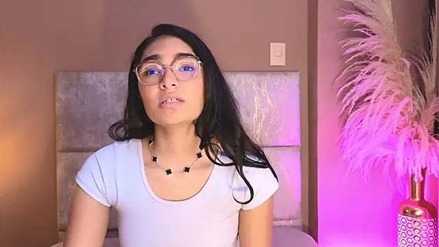 LunaAspen  online show from 04-28-26, 06:02