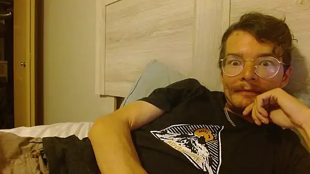 Snapshot of Hungboxer69 chatting on 09-12-25, 01:49 Hungboxer69 online show from 09-12-25, 01:49