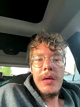 Snapshot of Hungboxer69 chatting on 09-23-25, 02:09 Hungboxer69 online show from 09-23-25, 02:09