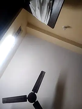 Snapshot of Devi-with-Ram chatting on 10-08-25, 09:18 Devi-with-Ram online show from 10-08-25, 09:18