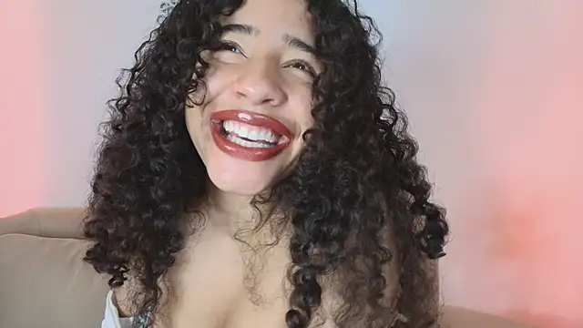 Snapshot of HairyAillyn chatting on 01-05-26, 07:39 HairyAillyn online show from 01-05-26, 07:39