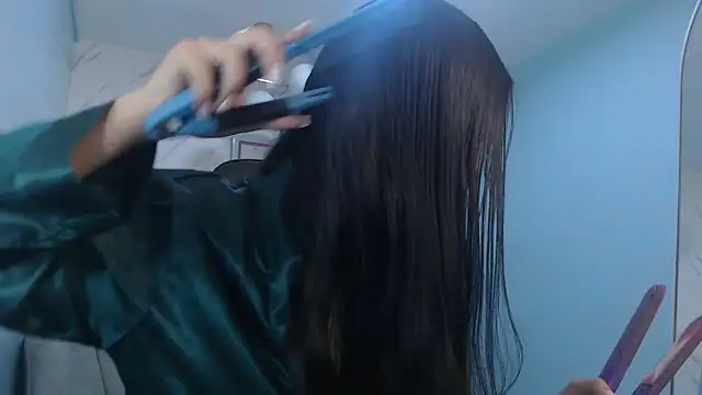 victoria hernandez t  online show from 04-24-26, 01:02