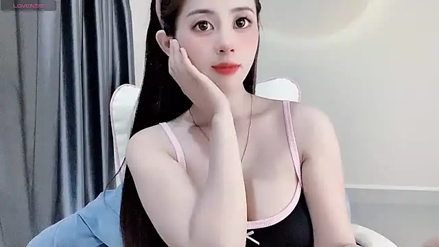 Snapshot of Aline_690 chatting on 04-01-26, 07:31 Aline 690 online show from 04-01-26, 07:31