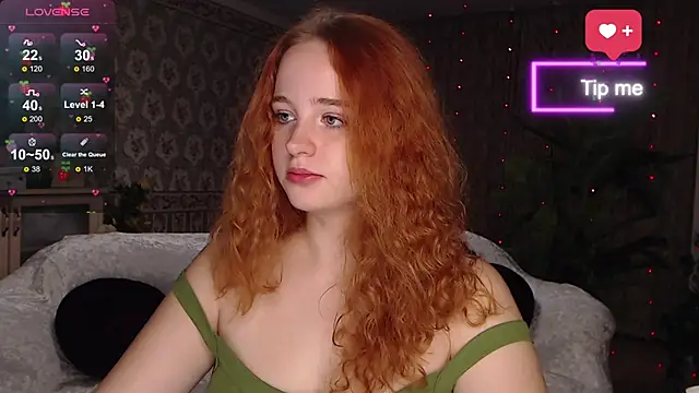 Snapshot of LunaSweet18 chatting on 09-17-25, 11:45 LunaSweet18 online show from 09-17-25, 11:45