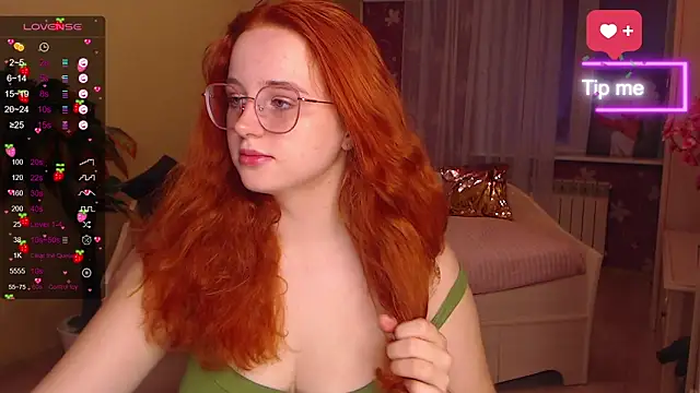 Snapshot of LunaSweet18 chatting on 10-04-25, 11:30 LunaSweet18 online show from 10-04-25, 11:30