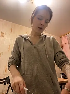 Snapshot of Angel__Rosse chatting on 02-17-26, 02:46 Angel Rosse online show from 02-17-26, 02:46