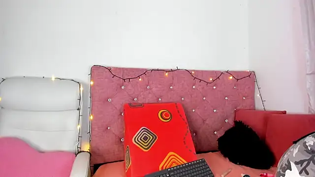 Snapshot of dulce_brown01 chatting on 10-01-25, 01:28 dulce brown01 online show from 10-01-25, 01:28