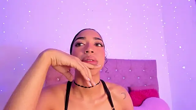 Snapshot of dulce_brown01 chatting on 04-04-26, 01:30 dulce brown01 online show from 04-04-26, 01:30