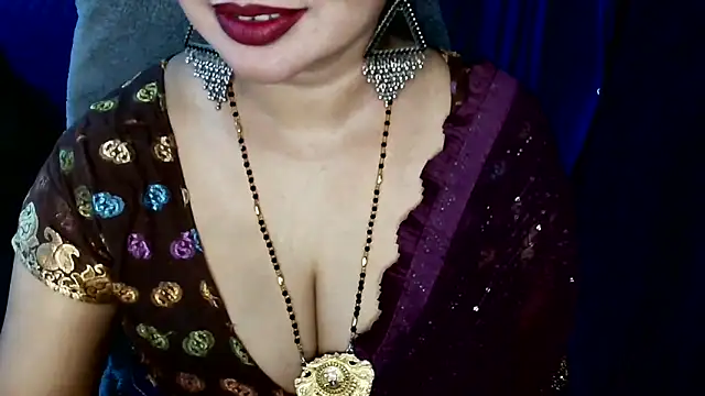 QUEEN SAKHI- online show from 04-26-26, 03:32