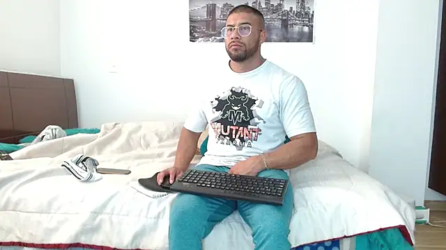 AntonyDAngelo25 online show from 10-14-25, 08:31