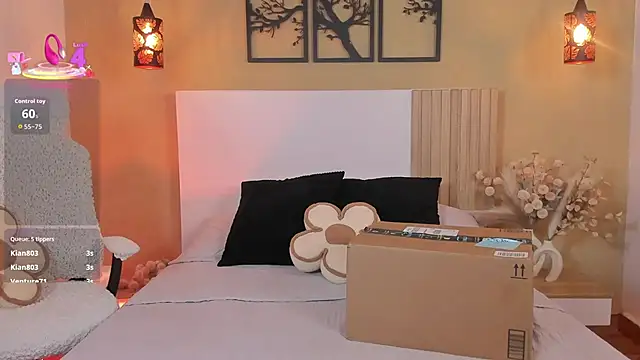 Snapshot of Camila_Bustamante chatting on 11-12-25, 06:19 Camila Bustamante online show from 11-12-25, 06:19