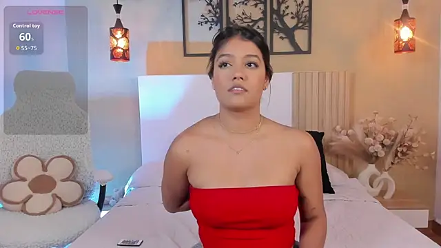 Snapshot of Camila_Bustamante chatting on 11-20-25, 03:23 Camila Bustamante online show from 11-20-25, 03:23