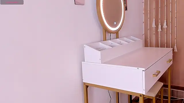 Snapshot of Camila_Bustamante chatting on 02-20-26, 02:50 Camila Bustamante online show from 02-20-26, 02:50